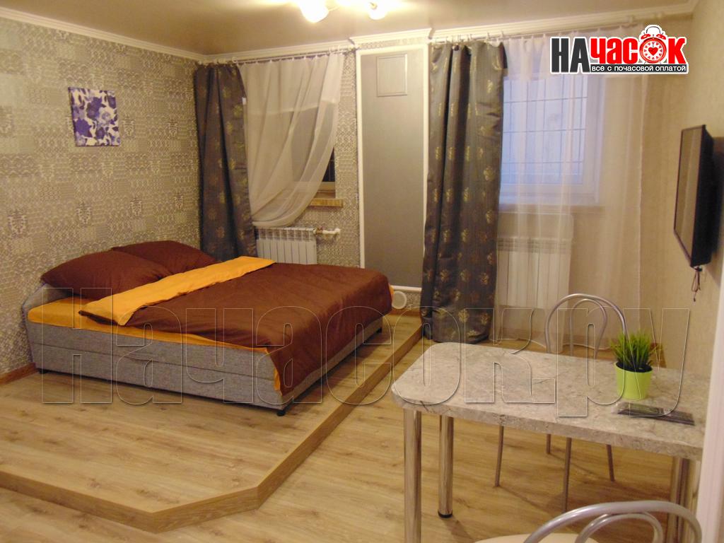 Трехместный номер эконом-класса с общей ванной комнатой