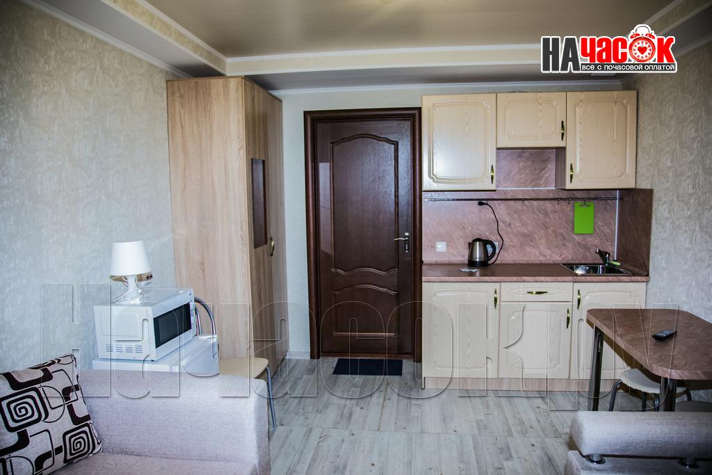 Трехместный номер эконом-класса с общей ванной комнатой