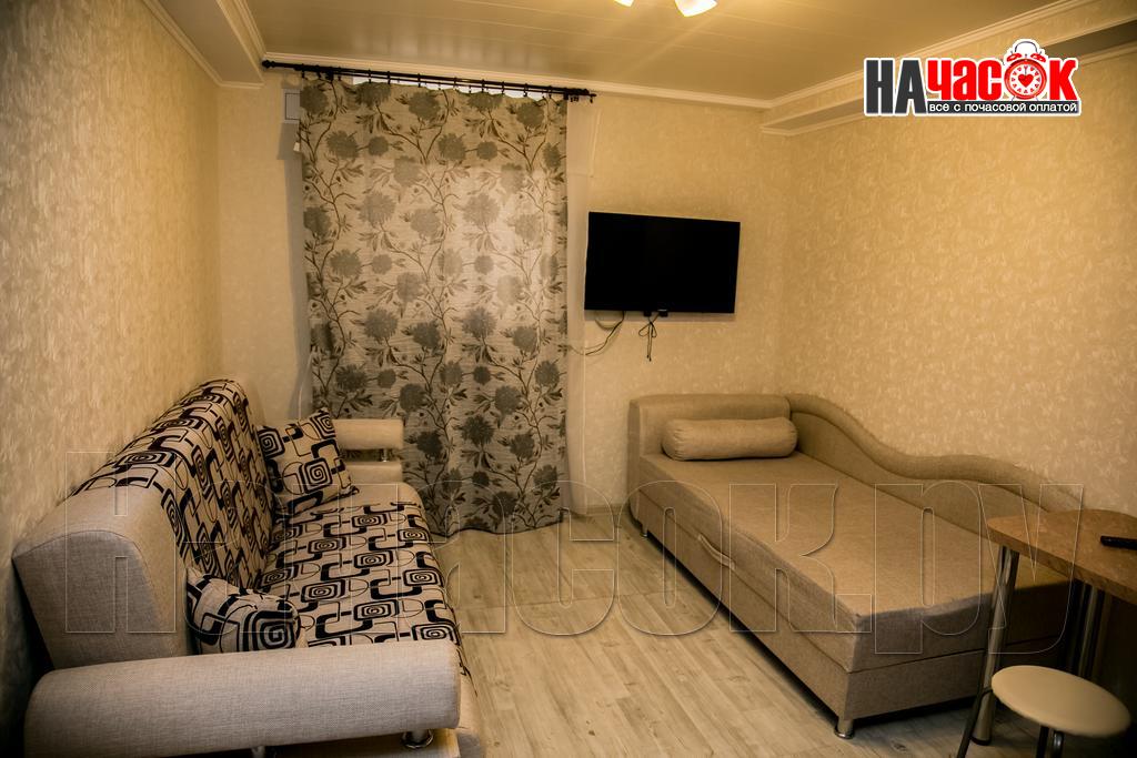 Трехместный номер эконом-класса с общей ванной комнатой